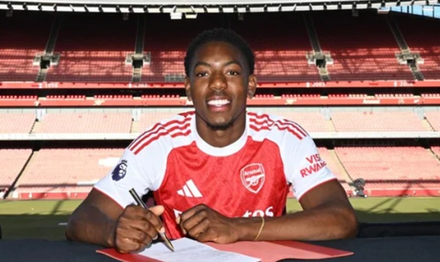Arsenal trói chân tài năng trẻ Lewis-Skelly, khiến Real Madrid ôm hận