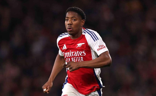 Arsenal trói chân tài năng trẻ Lewis-Skelly, khiến Real Madrid ôm hận